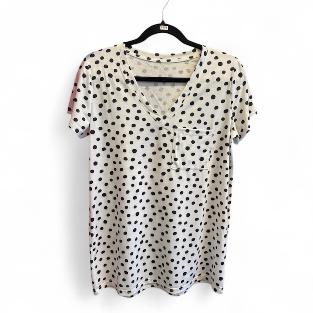 0358 • Cunlin Women’s Medium V-Neck Polka Dot Top with Pocket